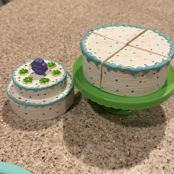 AMERICAN GIRL Chrissa Party Table Trends - Accessories - Retired - Picture 2 of 4